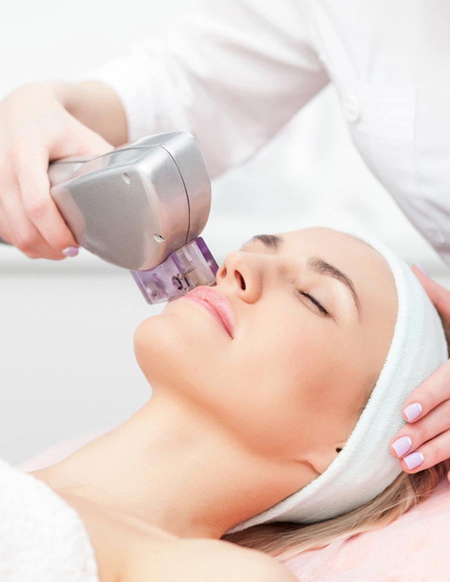 تقشير طبي وتجديد البشرة